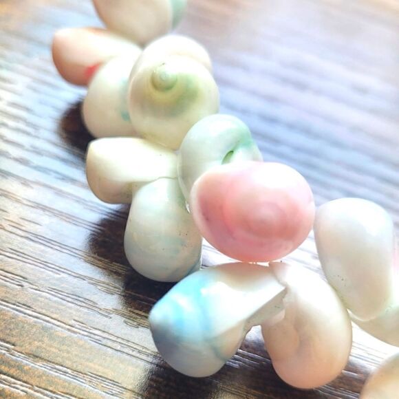 New! Gorgeous Summer Shell Necklace Puka Colorful Light Pastel - Picture 2 of 4